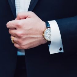 ساعت را بر روی کدام دست ببندیم